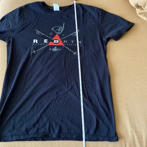 Men’s Gildan Soft Style Canadian Red Mountain Resort Rosasland BC. Size medium. - Picture 10 of 10